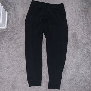 American Eagle black joggers NWOT
